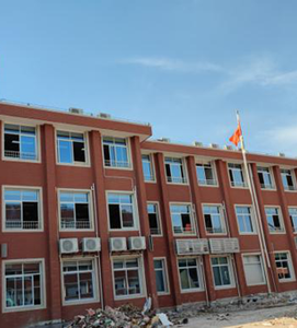 渝北实验小学教学楼铝合金门窗项目完工